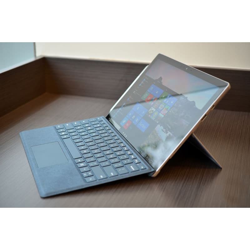 لپ تاپ مایکروسافت 12.3 اینچی مدل Surface Pro5 i5 8GB 256GB SSD Intel UHD 620 - استوک