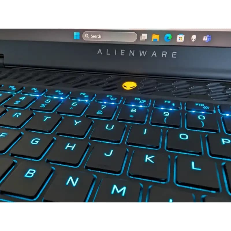 لپ تاپ 16 اینچی دل مدل Alienware AWM16 Core Ultra 7 16GB 1TB SSD 8GB RTX4070