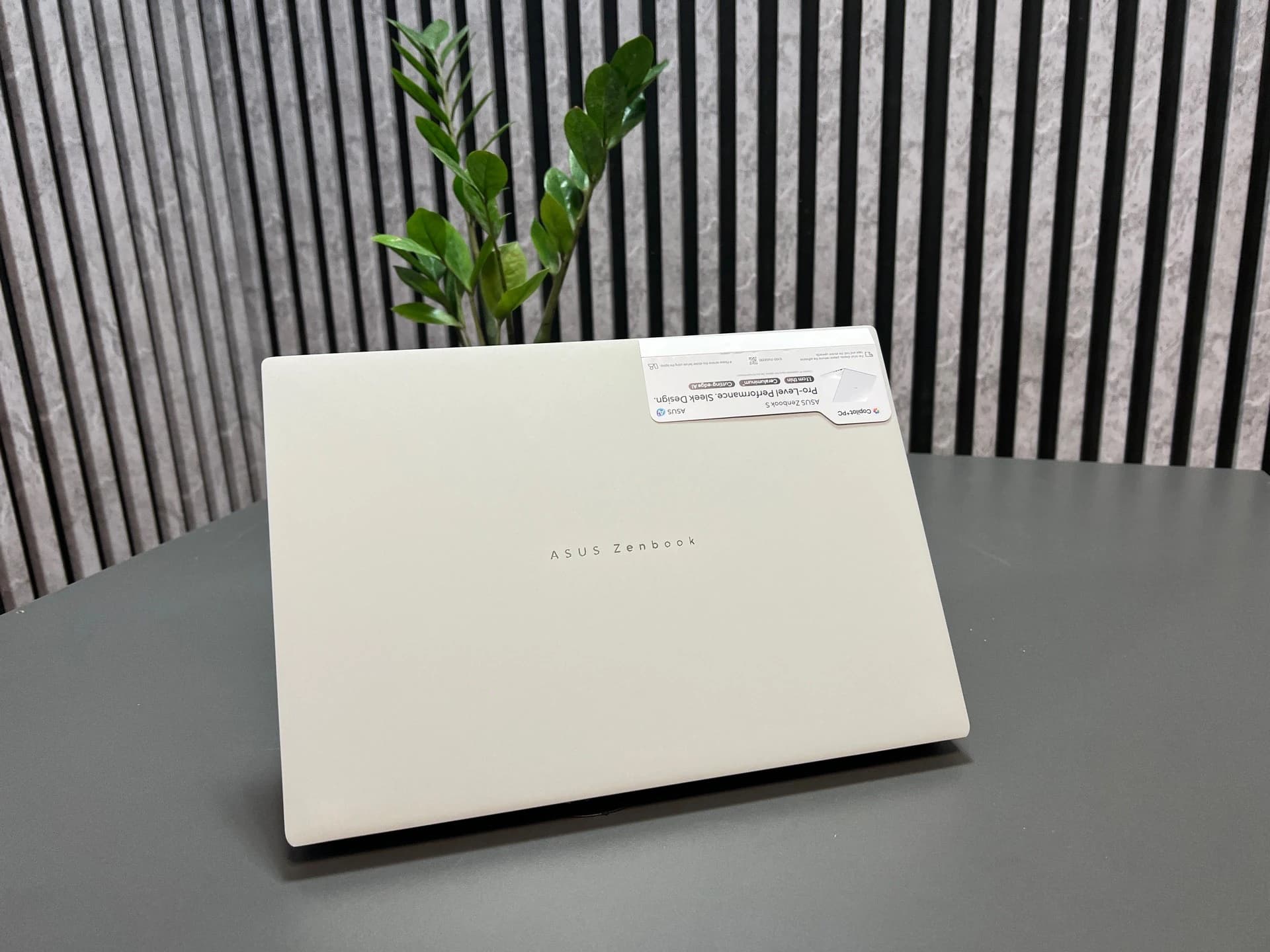 لپ تاپ 14 اینچی ایسوس مدل Zenbook 14 UX5406AA Core Ultra 9 386H 32GB 1TB SSD Intel